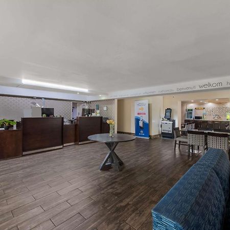 Quality Inn & Suites Airport Charlotte Exterior foto