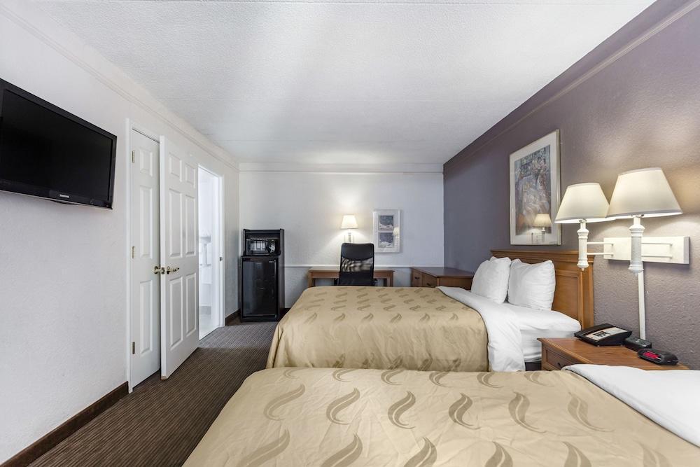 Quality Inn & Suites Airport Charlotte Exterior foto