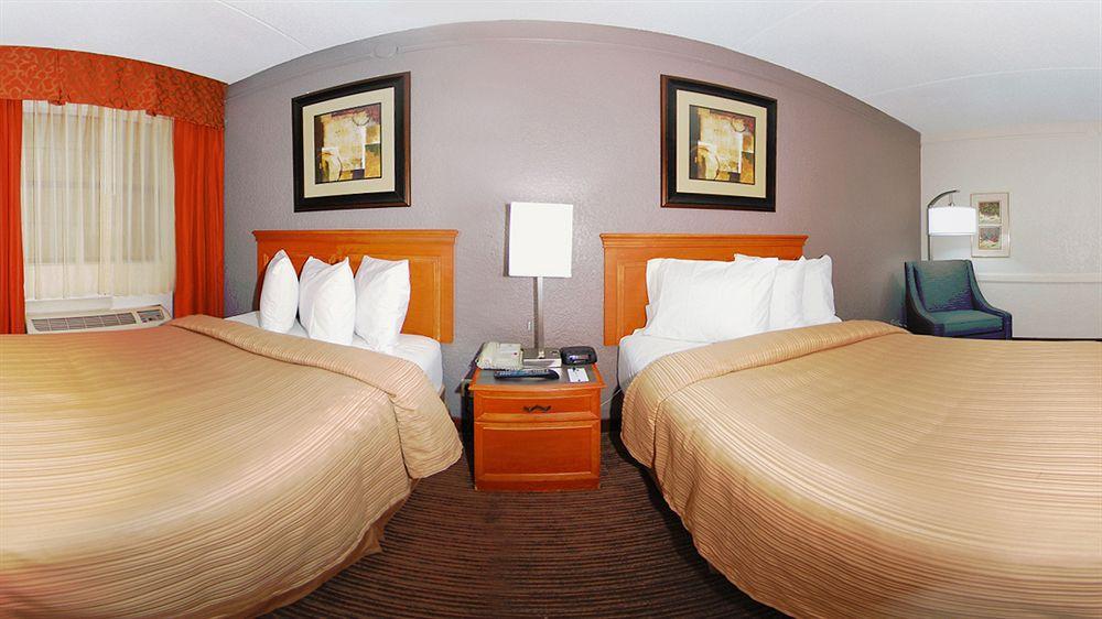 Quality Inn & Suites Airport Charlotte Exterior foto