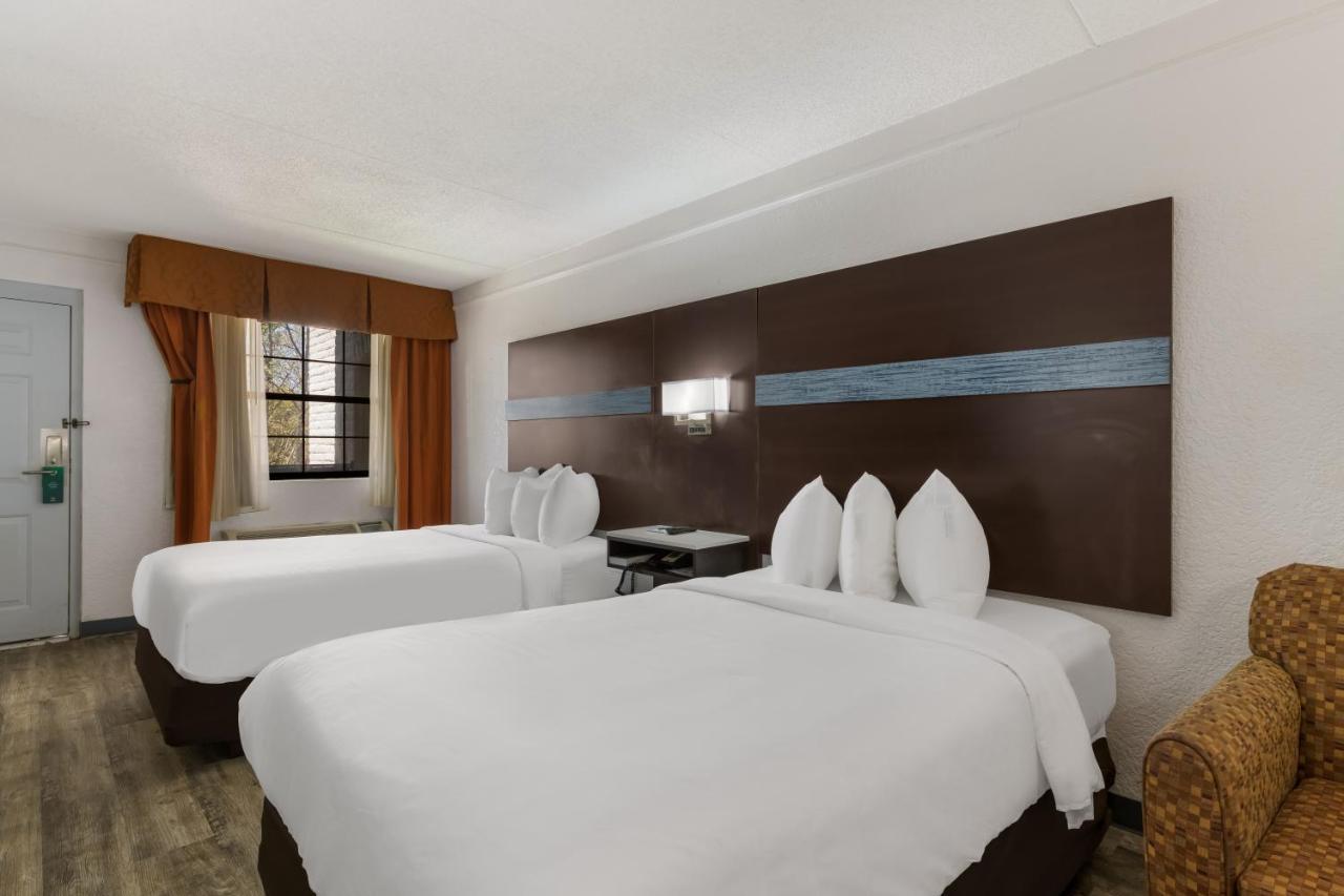 Quality Inn & Suites Airport Charlotte Exterior foto