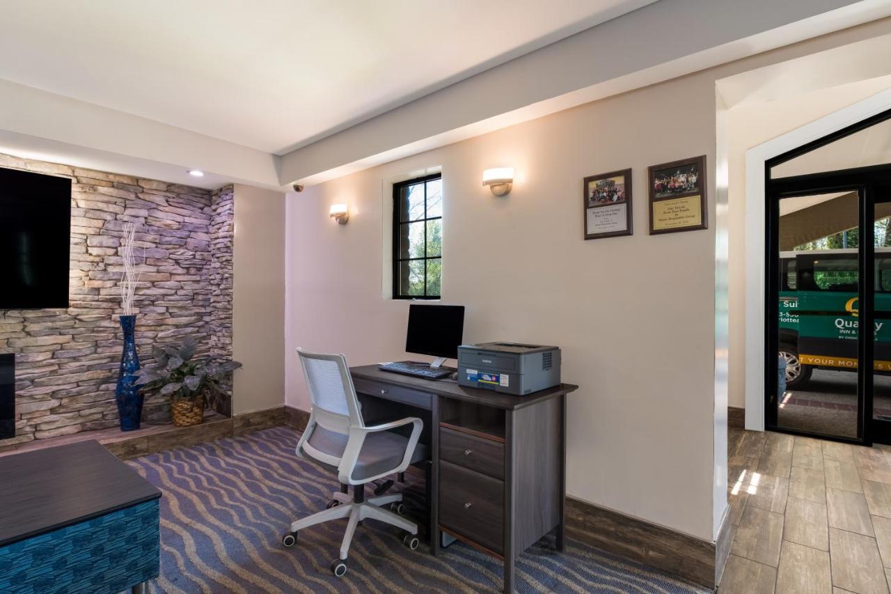Quality Inn & Suites Airport Charlotte Exterior foto