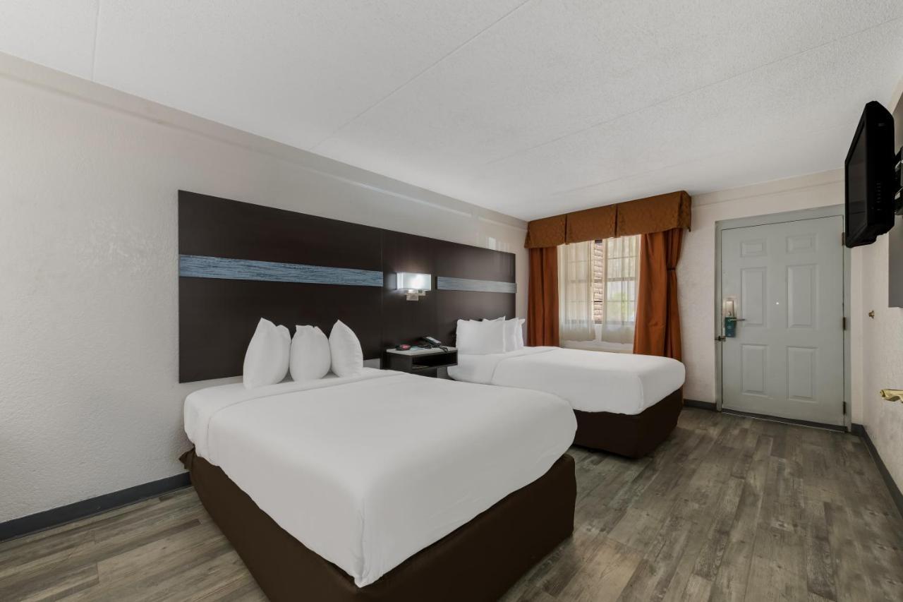 Quality Inn & Suites Airport Charlotte Exterior foto
