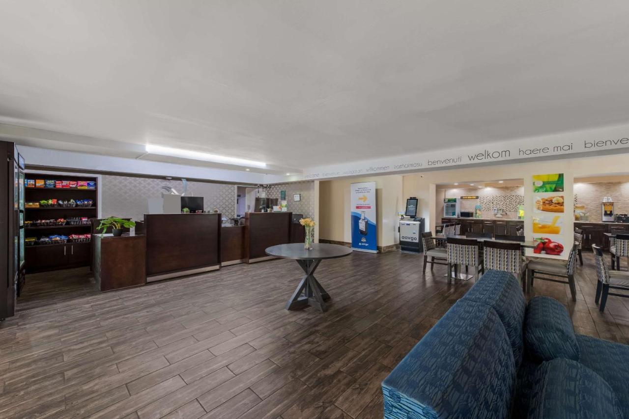 Quality Inn & Suites Airport Charlotte Exterior foto