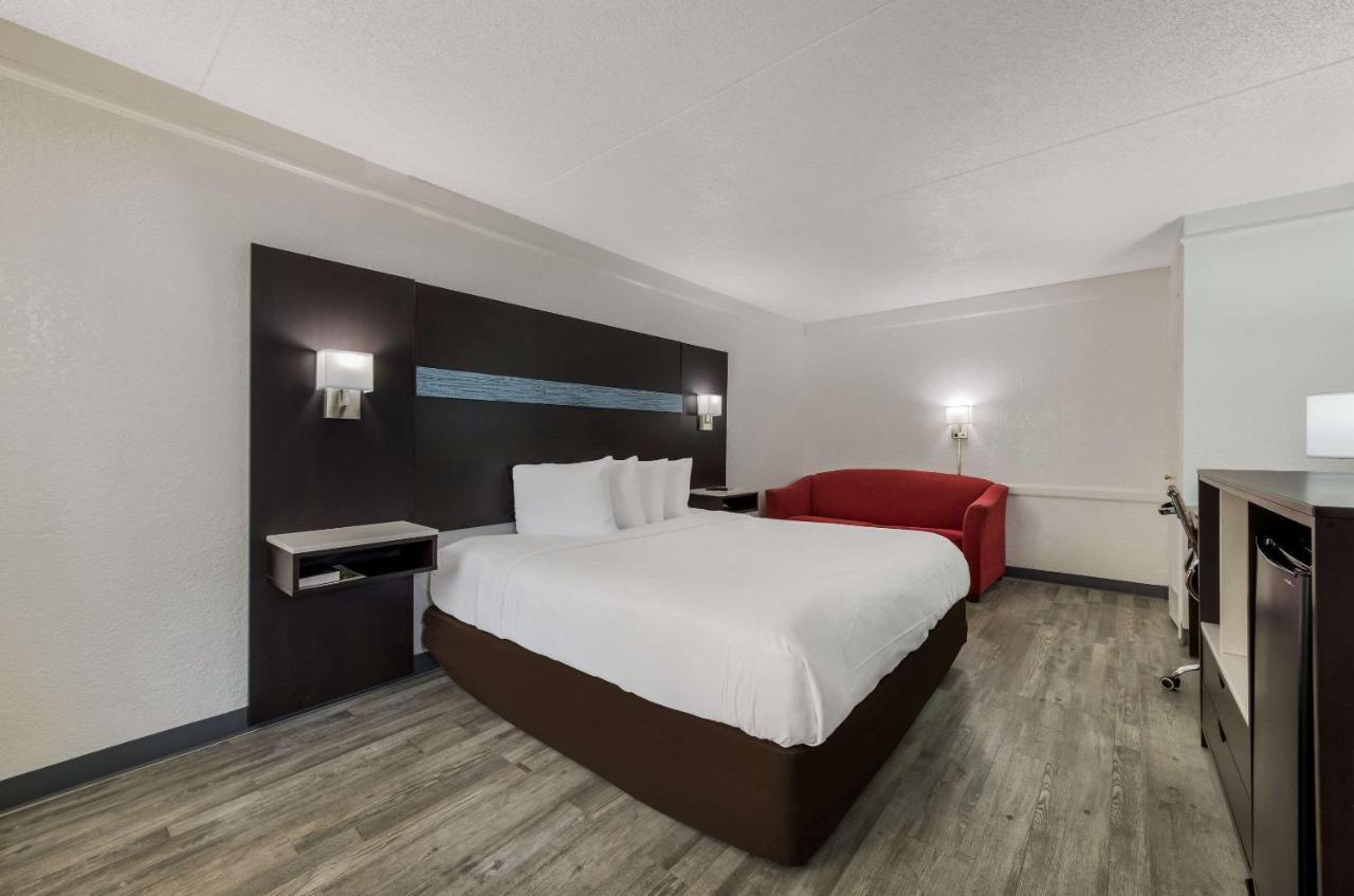 Quality Inn & Suites Airport Charlotte Exterior foto