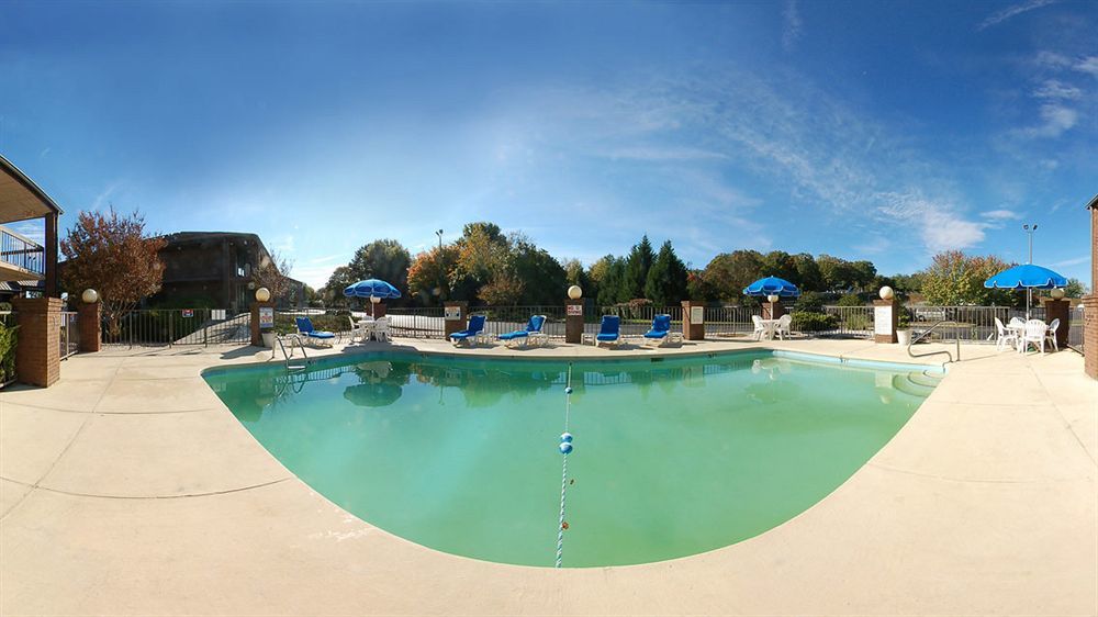 Quality Inn & Suites Airport Charlotte Exterior foto