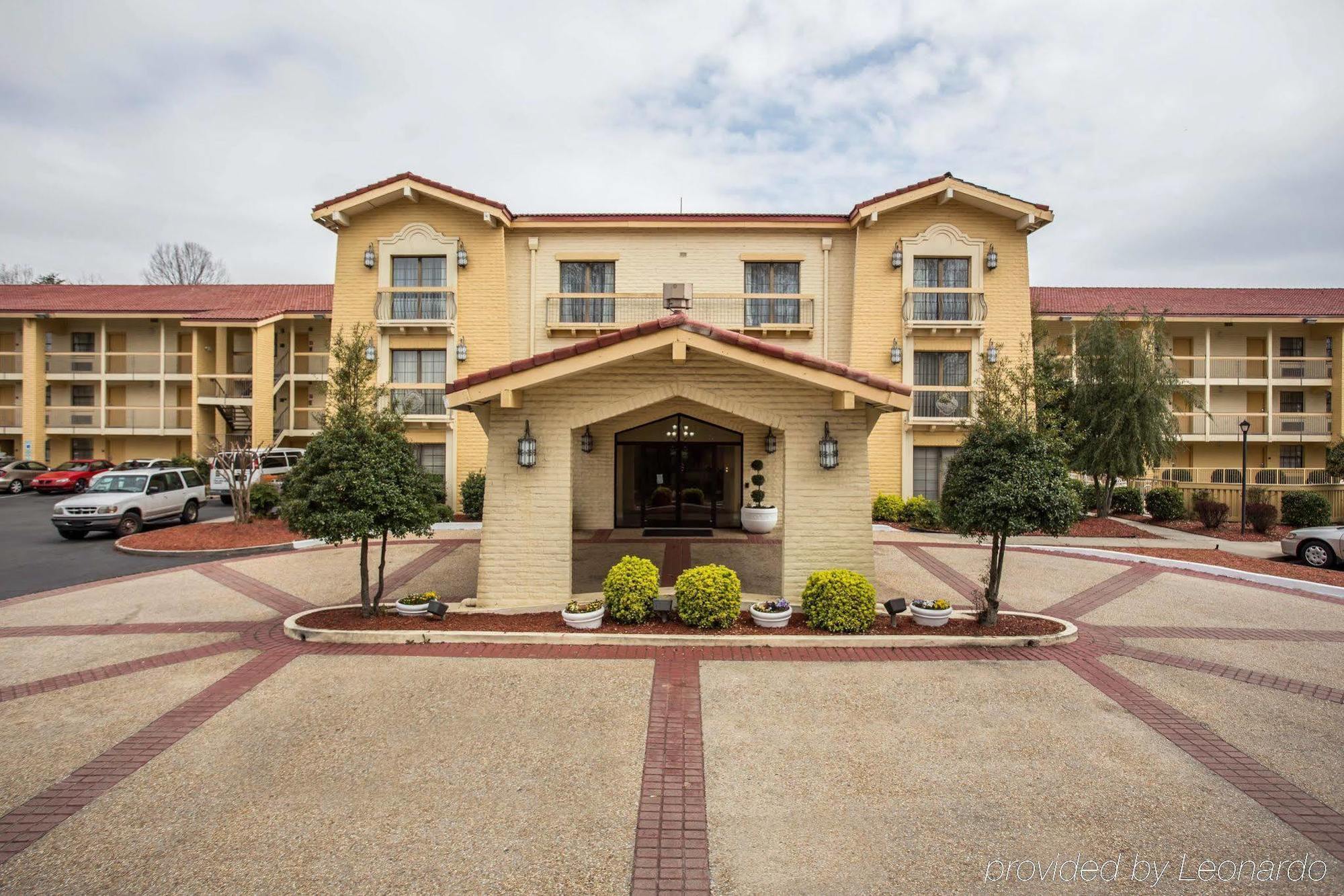 Quality Inn & Suites Airport Charlotte Exterior foto