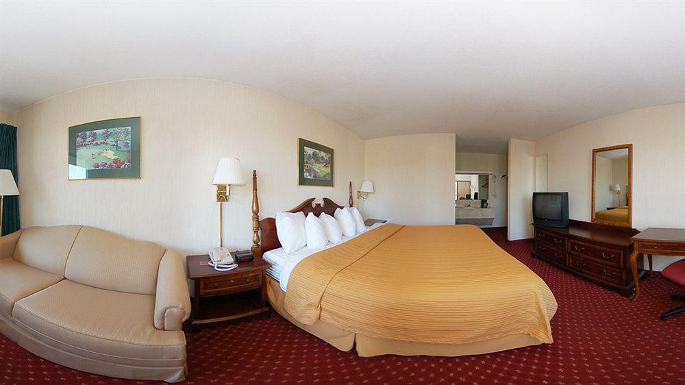 Quality Inn & Suites Airport Charlotte Exterior foto